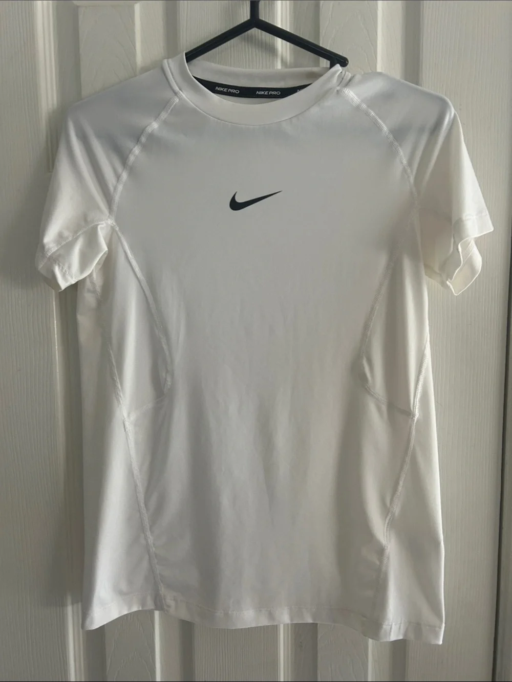 NIKE PRO DRI FIT BOY'S WHITE SHORT SLEEVE COMPRESSION T-SHIRT SIZE M